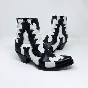 Old Gringo Yippee Ki Yay Western Ankle Boots (Sz 7) Black & White Bootie